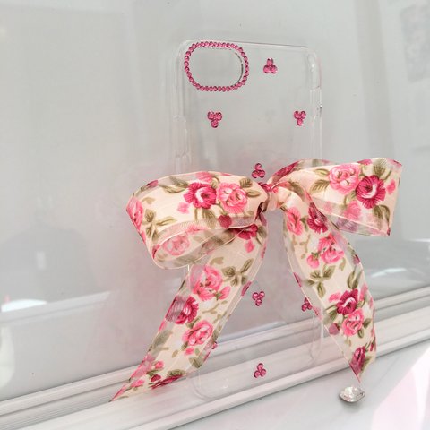 縁結び♡iPhone7ケース・iPhone8ケース スワロフスキーとバラ柄オーガンジーリボン