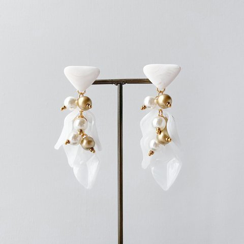 ポリマークレイ × リーフパール costume jewelry ピアス -white-