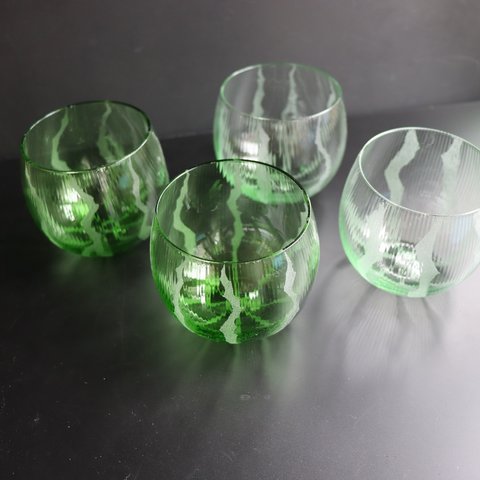 スイカグラス　4個セット　緑　グリーン　丸グラス　千本モール　