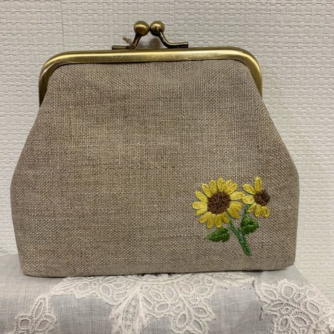 39、ヒマワリ　刺繍のがまぐちポーチ　