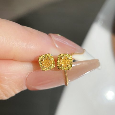 イエローダイヤモンドピアス0.266ct　k18