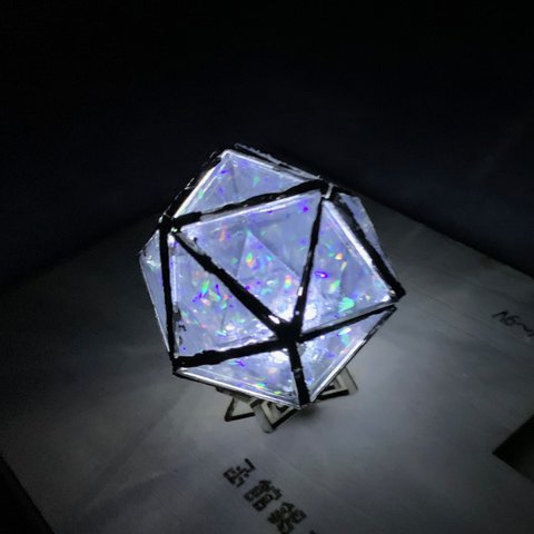 多面体ミラー万華鏡　正二十面体　内蔵LEDが非接触で光ります