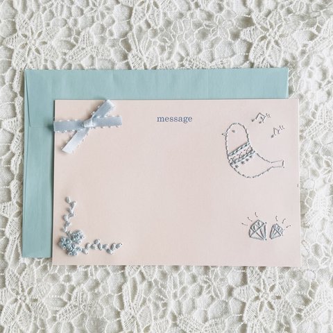 かわいい小鳥（ブルー）の刺繍メッセージカード 出産 入園 入学 卒園 誕生日 バースデー 男の子 かわいい 赤ちゃん ベビー