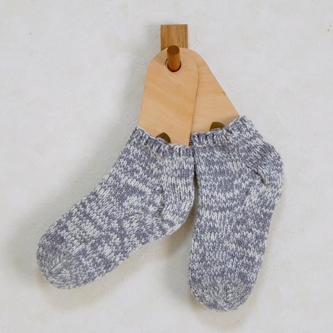 ◆毛糸で編んだ靴下◆　23～24cm　オフホワイト×グレーMix　no.034