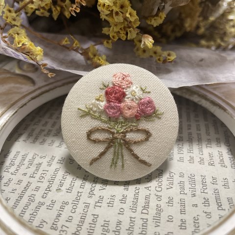 No.158 刺繍ブローチ