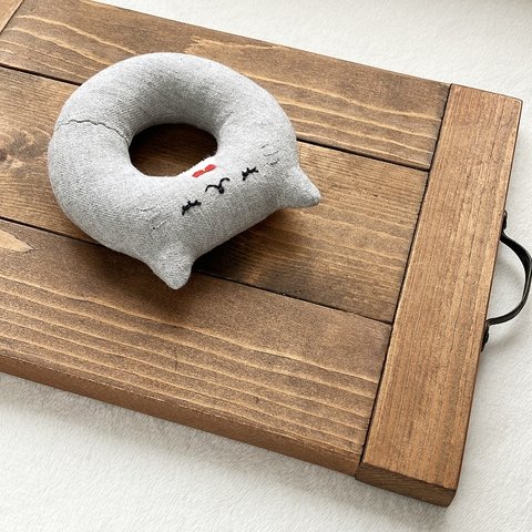 灰色猫さんのドーナツコースター/おなかのフワフワ付