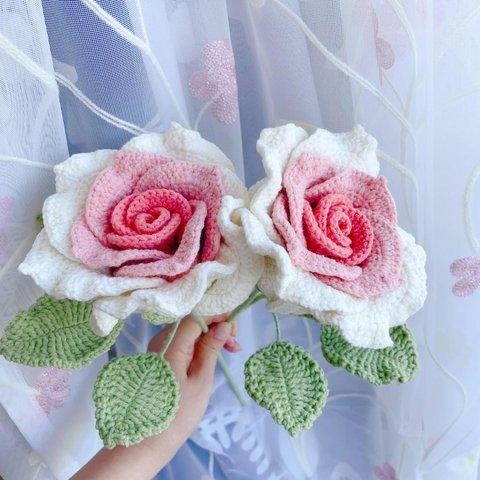 バラ　ピンクグラデーションカラー　枯れない花　毛糸かぎ針編み　造花　花束　インテリア　編み物