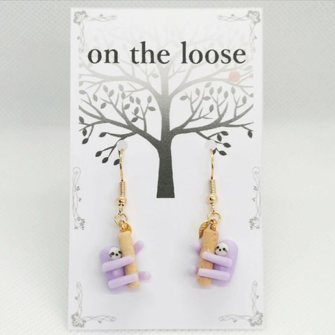 Pastel color sloth earrings A Iris Purple (パステルカラー ナマケモノ)