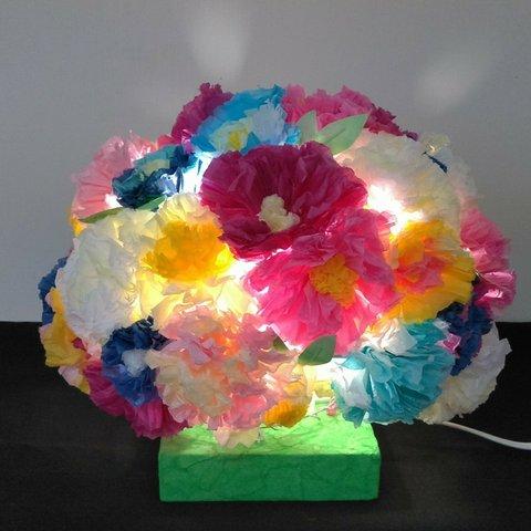 花の照明(大)(フラワーペーパーで花を作りました。)