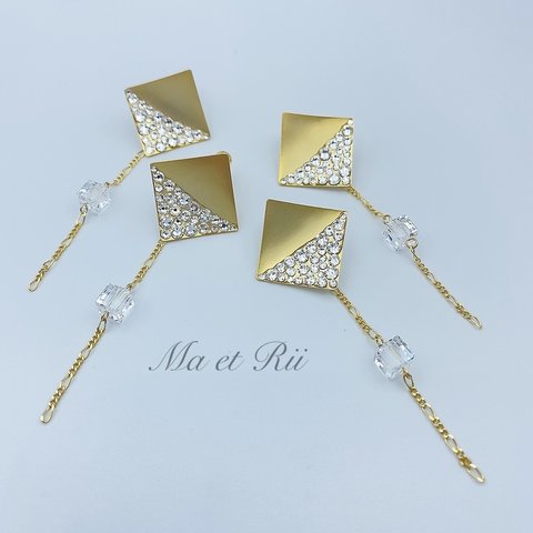 SWAROVSKI クリスタル　スクエアピアス