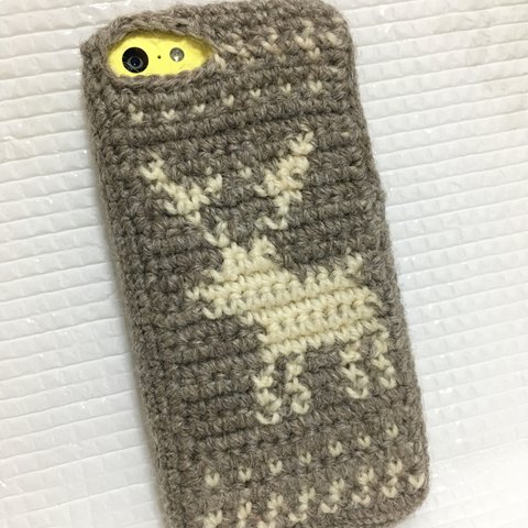 トナカイ柄のiPhoneセーター