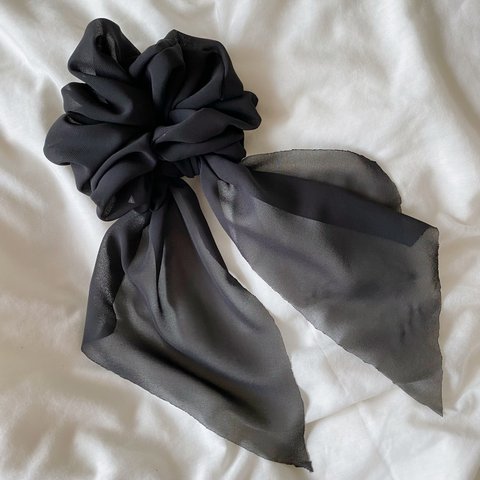 chiffon Scrunchie (black)