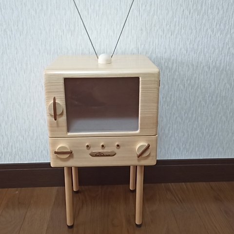 天然ヒノキ材　レトロなTV型サイドテーブル　キャビネット　ファニーシリーズ