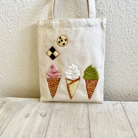 Cafe-sweets☆羊毛刺繍 キャンバストート〜ソフトクリーム🍦🍦🍦