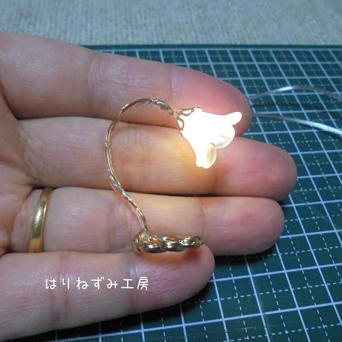 LED組込・電池式花ランプ★フロストフラワーB★光るミニチュアライト（1/12）卓上ランプ・ビーズランプシェード・ドールハウス・スタンドライト・照明器具