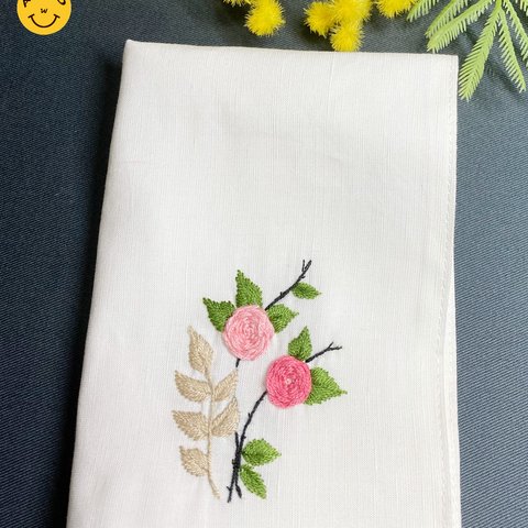 リネン手刺繍ハンカチ「バラ」30cm×30cm「ホワイト色」