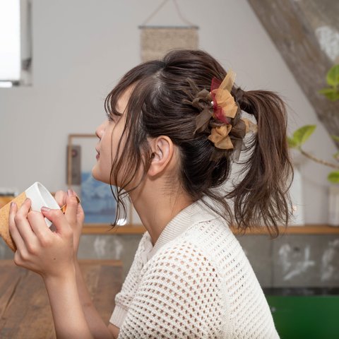 <mini>カフェ～咲き編みバレッタ/ヘアクリップ