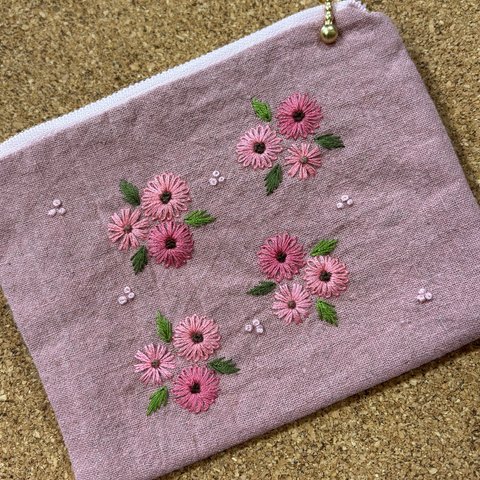 【お花の手刺繍】かわいいポーチ　ピンクのお花　サーモンピンク　水玉　ギフト　ハーフリネン　ボタニカル