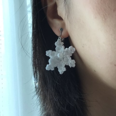 雪の結晶イヤリング(ピアス)