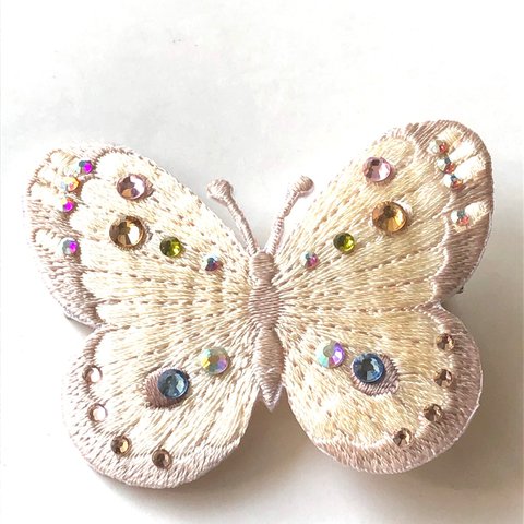 パピヨン刺繍ヘアクリップ【送料込】