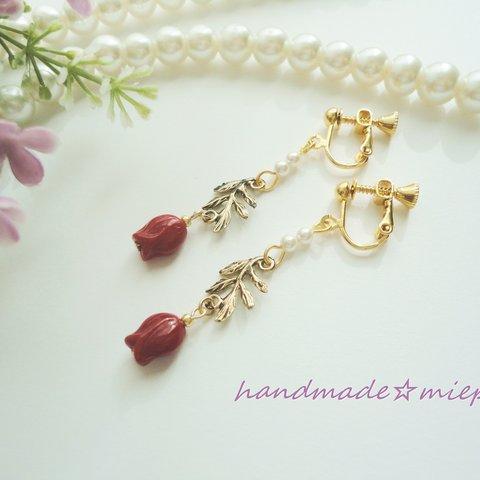 ガラスのチューリップ♡Red　イヤリング(ピアス）