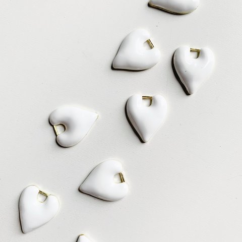 LAST１点アイテム✔︎【4pcs white #ls】heart metal parts ハート/メタル/メタルハート/可愛い/ホワイト/ゴールド