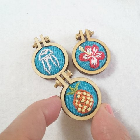 刺繍チャーム(パイナップル)