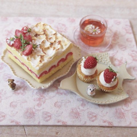 いちごとマーガレットのショートケーキセット🍰🍰🍰