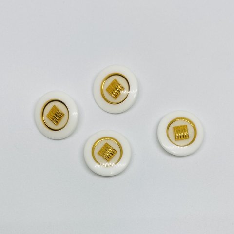 【10054-00】2pcs 18mm シンプル　しかくとまる　ボタン　/ 白