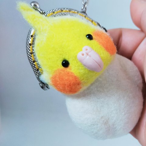 ✩.*˚受注制作✩.*˚羊毛フェルト がま口(オカメインコ 黄×白)