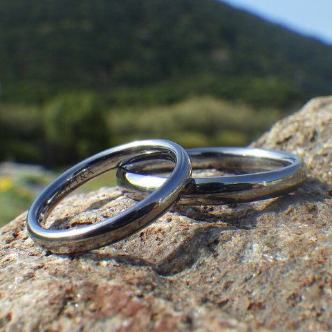 【金属アレルギー対応】究極の着け心地を追求した曲線・タンタルの結婚指輪