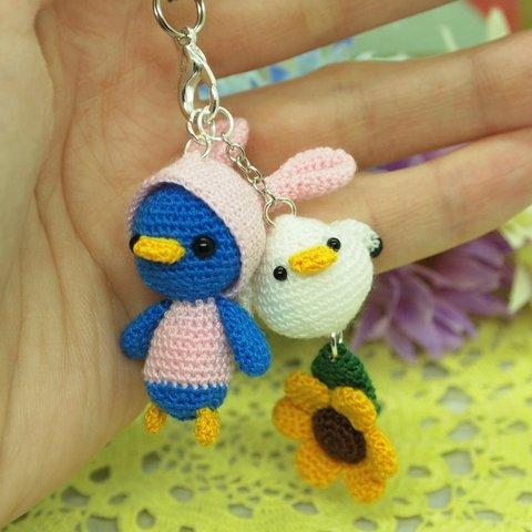 【受注生産】うさぎフードのペンギン☆あみぐるみ　ストラップ