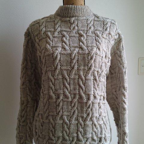 縄編みのメンズセーター