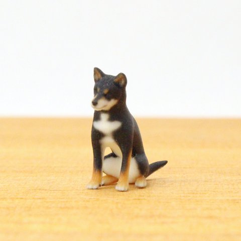 柴犬　黒のフィギュア