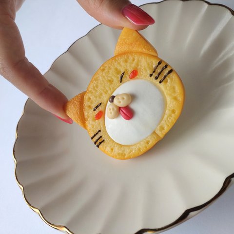 ねこ　ロールケーキ