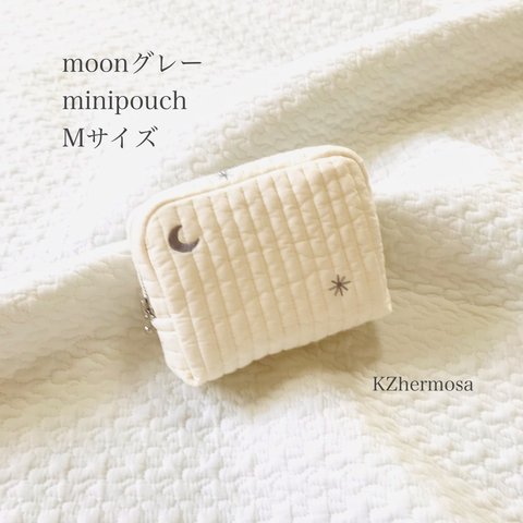 Mサイズ　moonグレー minipouch ミニポーチ　ヌビ　コスメポーチ　サニタリーポーチ　イブル 月　