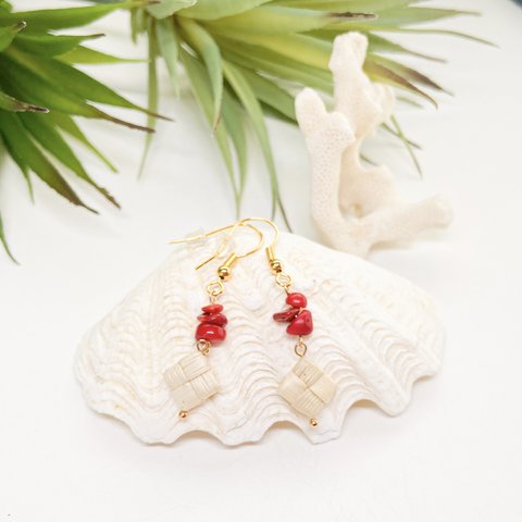 16KGp　ハワイ　ラウハラ　ピアス（赤珊瑚／イヤリング・金属アレルギー対応可）　夏アクセサリー