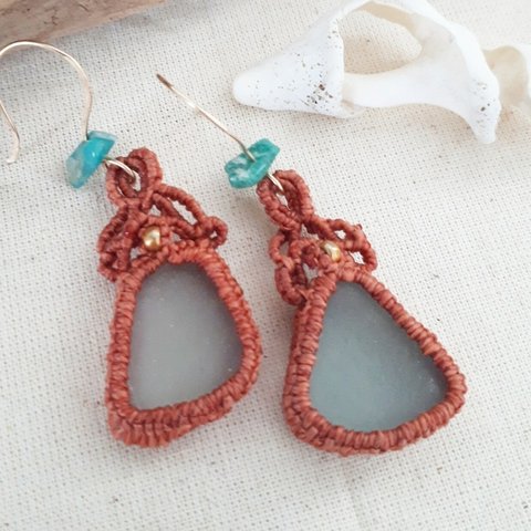 Seaglass × macrame pierce /天然シェル