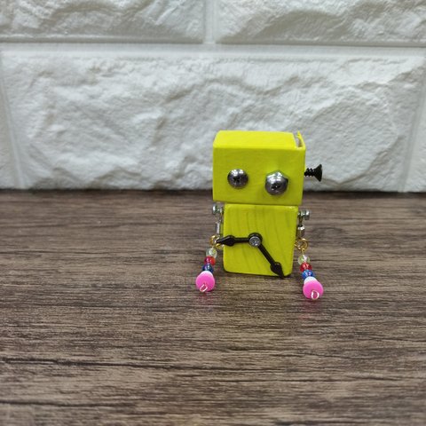 【598】木のロボット　木製のロボット　ハンドメイド　木製雑貨 インテリア　置物