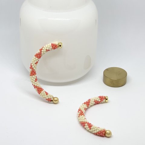 \new!/  carrot orange × ivory ((L))/ beads crochet アークイヤリング／ピアス