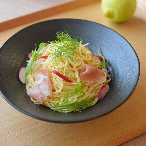 天目鉢（大）／黒・焼き〆陶器（レンジ、オーブン、食洗器対応）