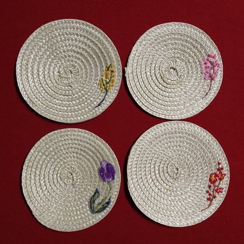 花の手刺繍コースター