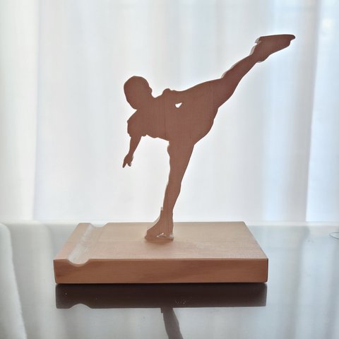 『フィギュアスケート女子９』シルエット木製スマホスタンド