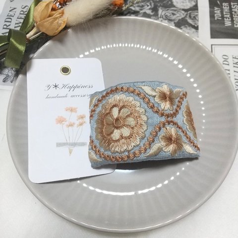 送料無料 NEW♪ インド刺繍リボン ポニーフック スクエア ブルー