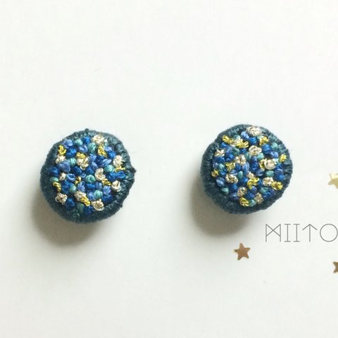 つぶつぶ刺繍のピアス◎宇宙