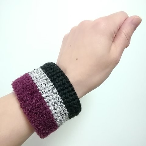 hand knitting バングル〈3トーンカラー〉　ニットブレスレット/引き揃え糸ブレスレット/ファンシーヤーン雑貨/ハンドニット/ファッション雑貨/アクセサリー/リストバンド