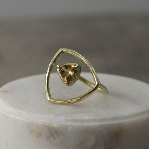 Floating Triangle Ring 真鍮／シトリン