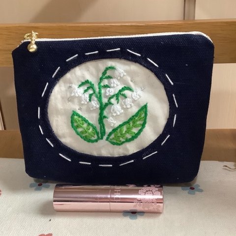 帆布額縁風刺繍ポーチ（すずらん）＊送料無料＊