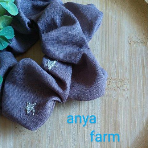 お花のシュシュ星の刺繍入り くすみカラー |anyafram-プチプラハンドメイドアクセサリー