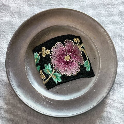 大きなお花がアクセント♡インド刺繍リボンのポニーフック♡